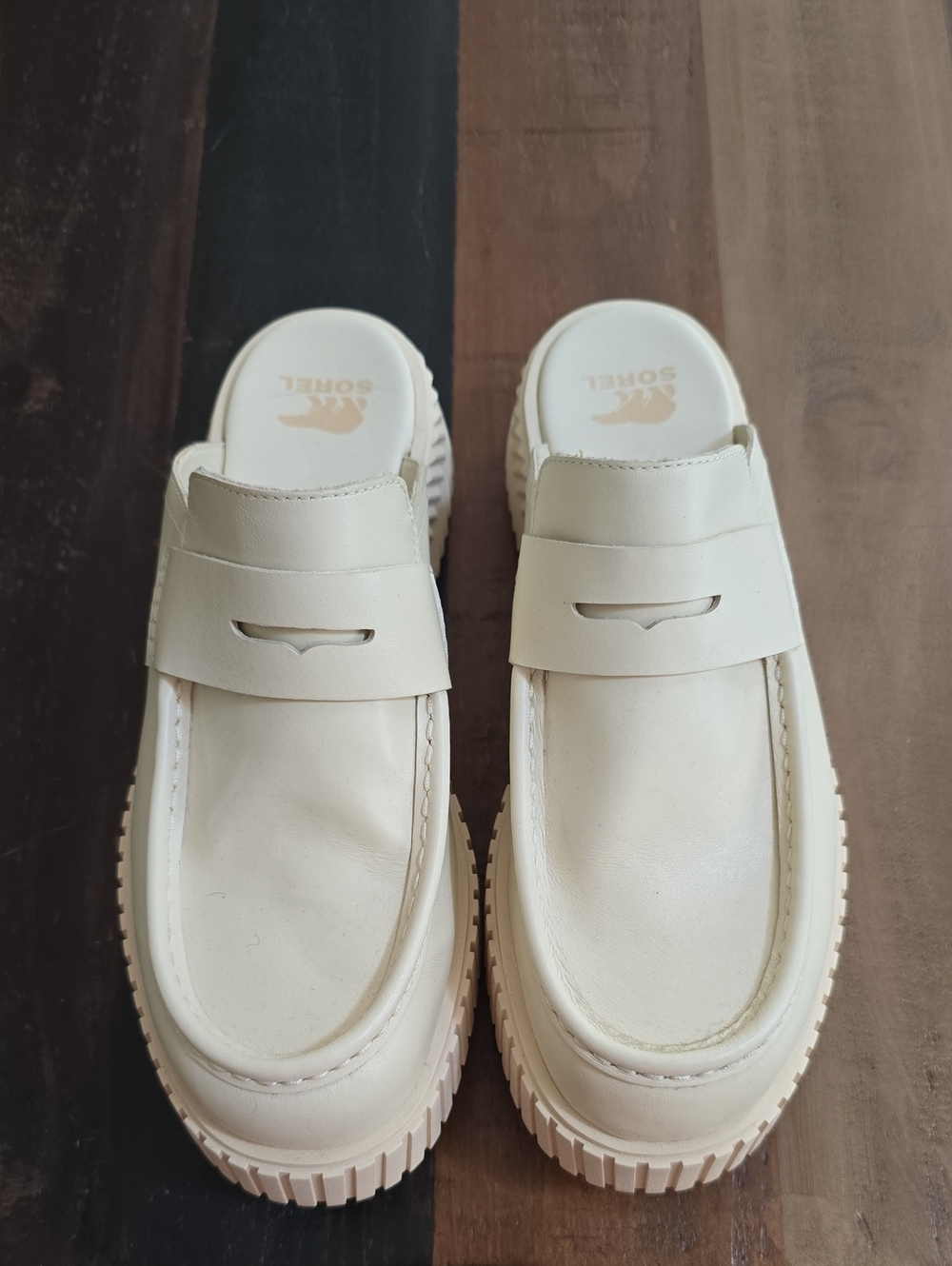 Sorel Womens Cream Slip-On Loafers with Treaded Sole. Only Worn Once!